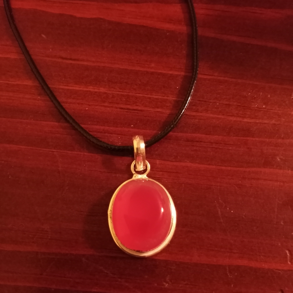 Natural pink agate gemstone necklace